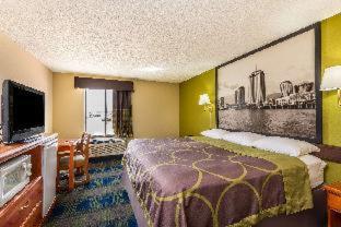 Queen Room - Disability Access/Non Smoking - Photo 1