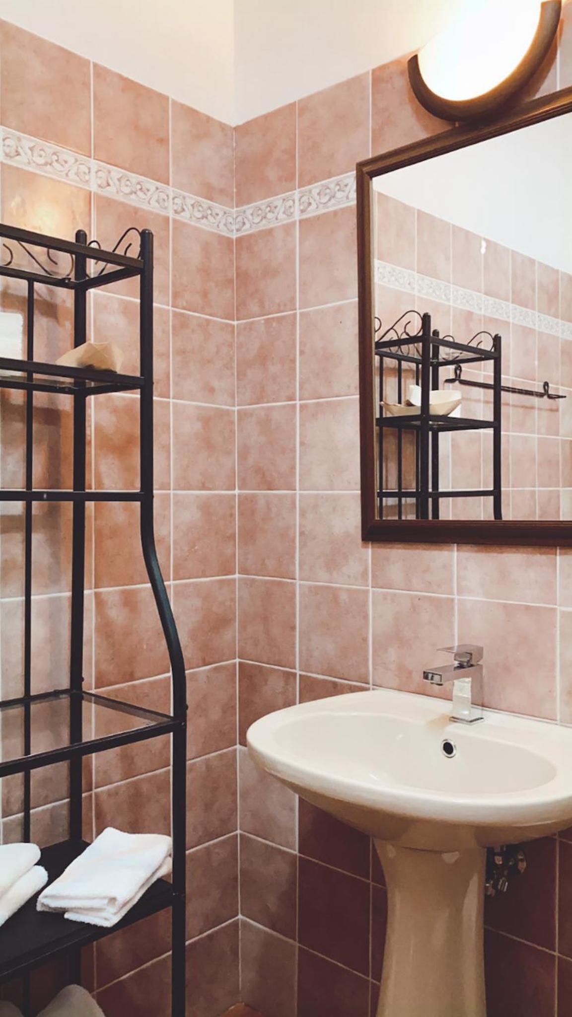 Double Room - Photo 15