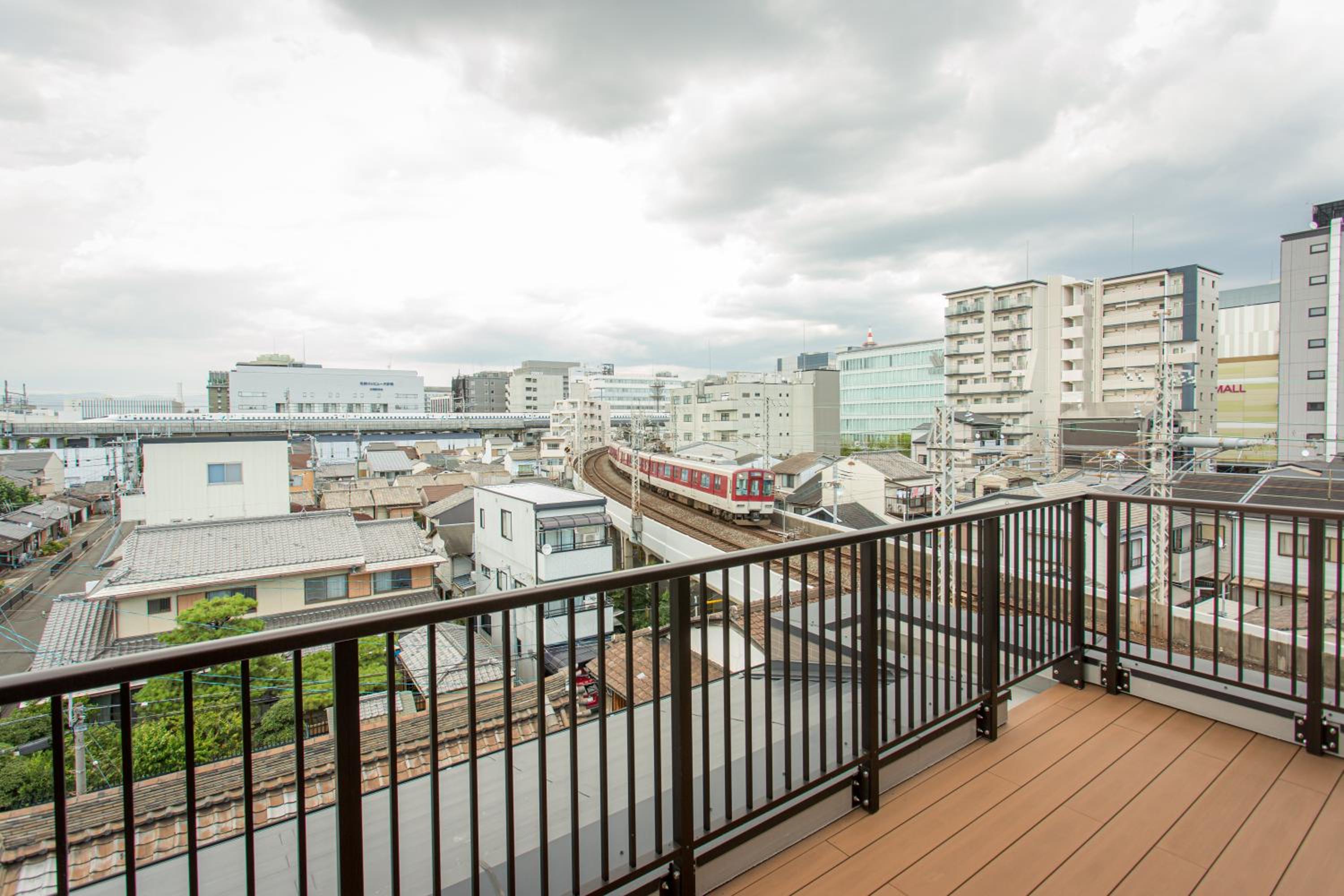Apartment with Balcony photo 2