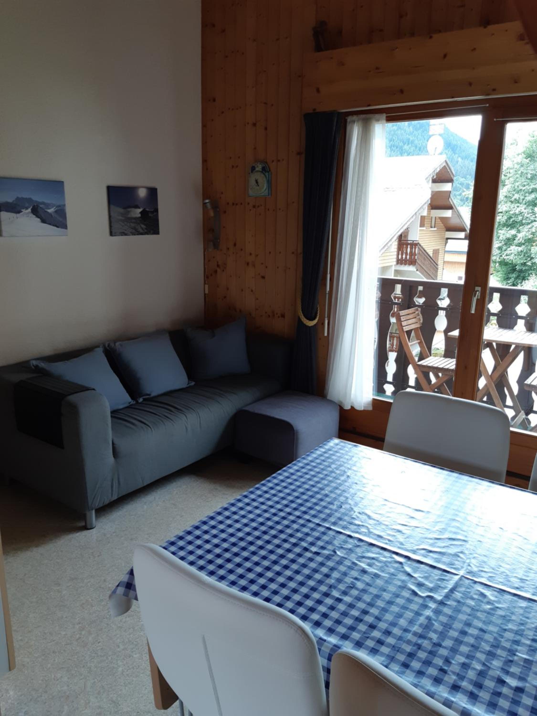 Two-Bedroom Apartment - Photo 2