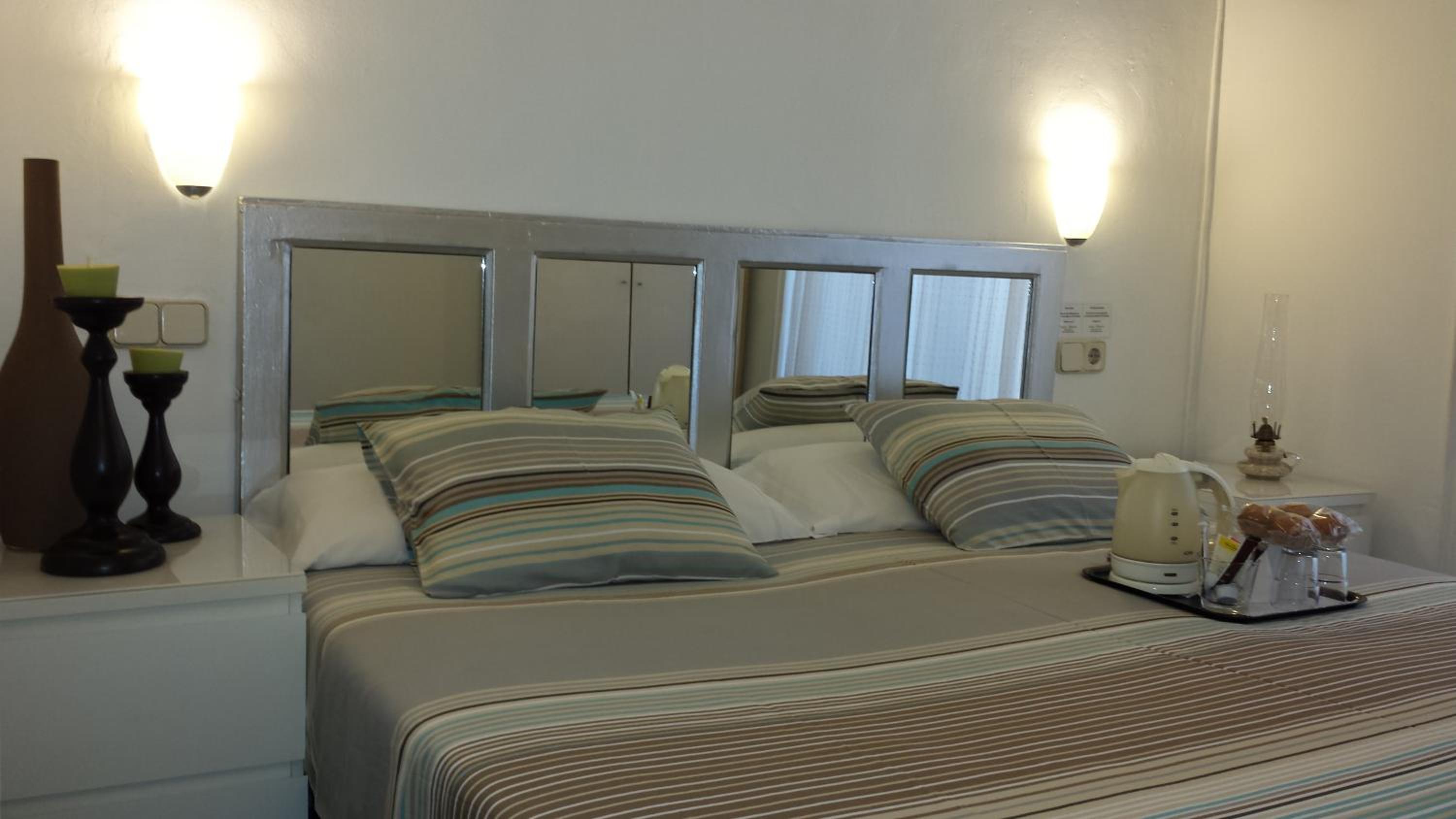 King Room with Balcony photo 3