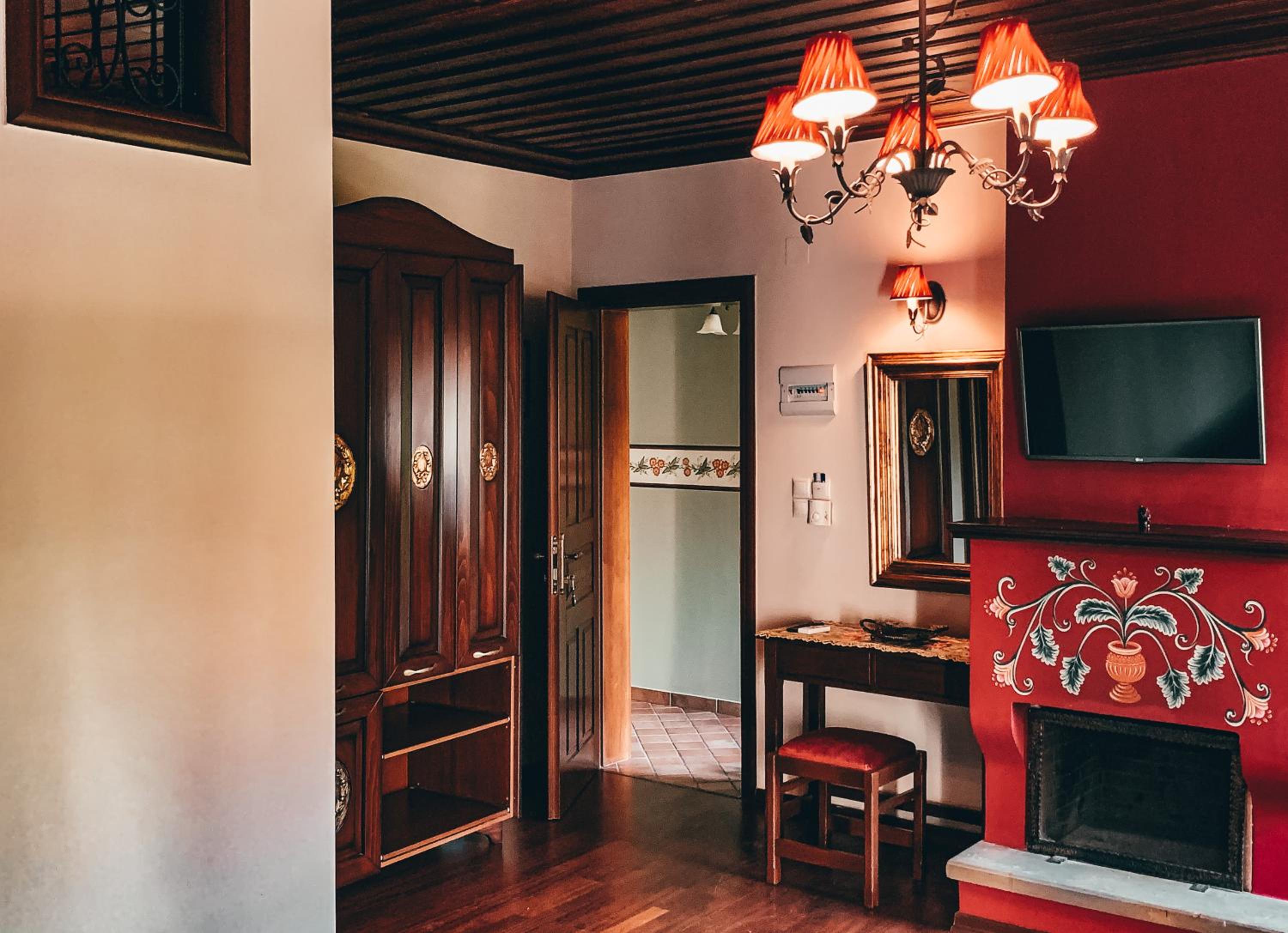 Superior Room with Meteora View - Photo 10