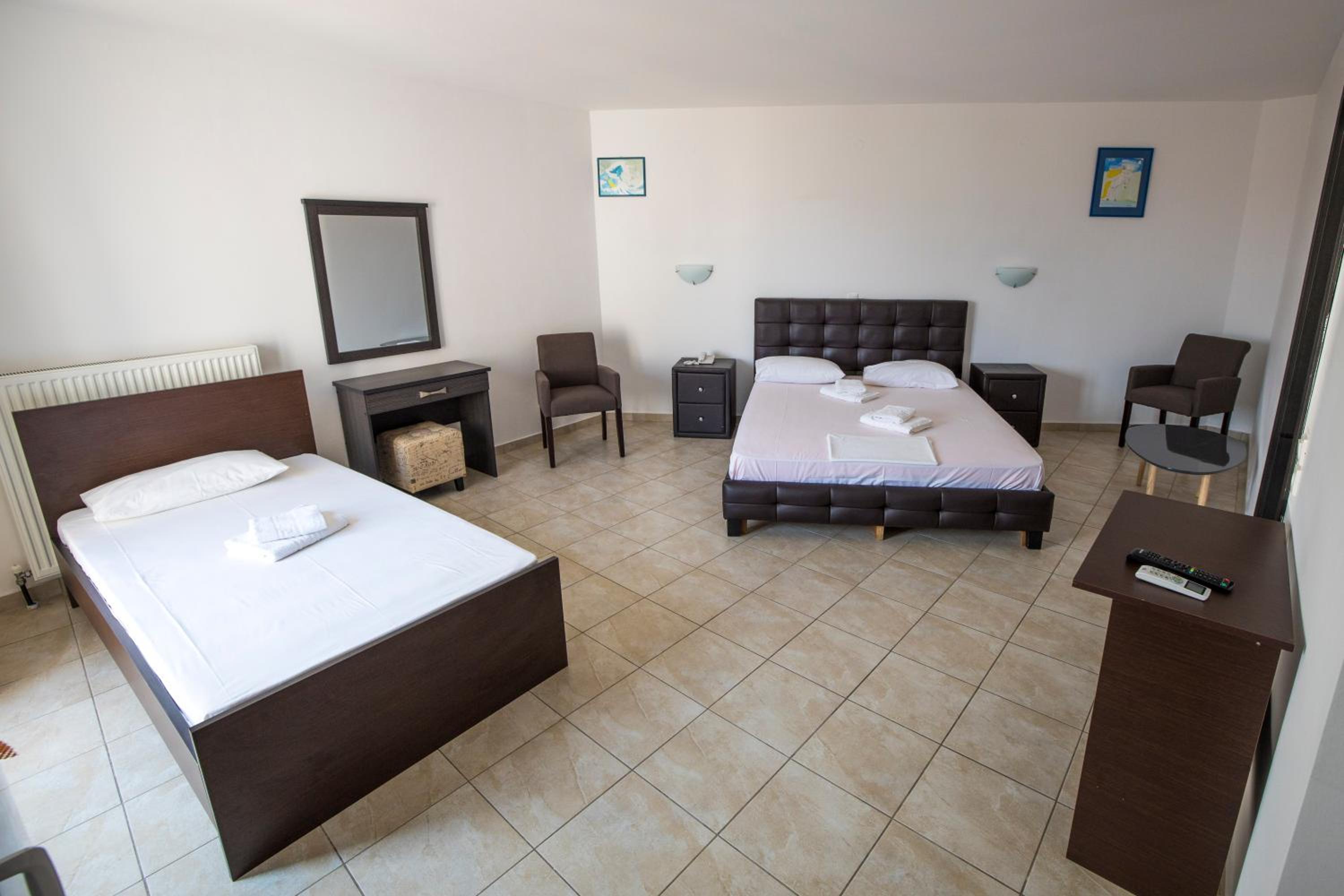 Triple Room with View - Photo 4