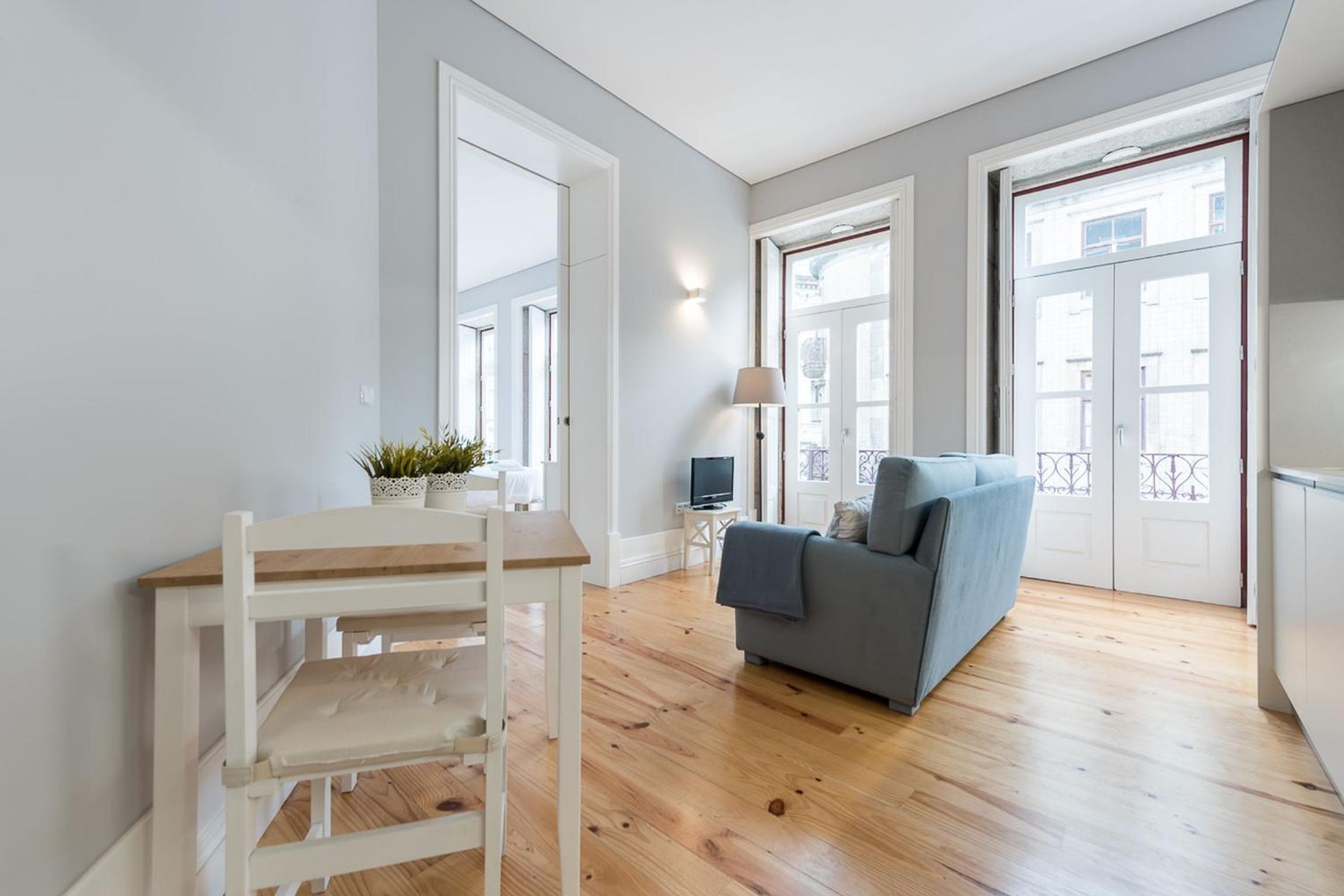 One-Bedroom Apartment - Photo 1
