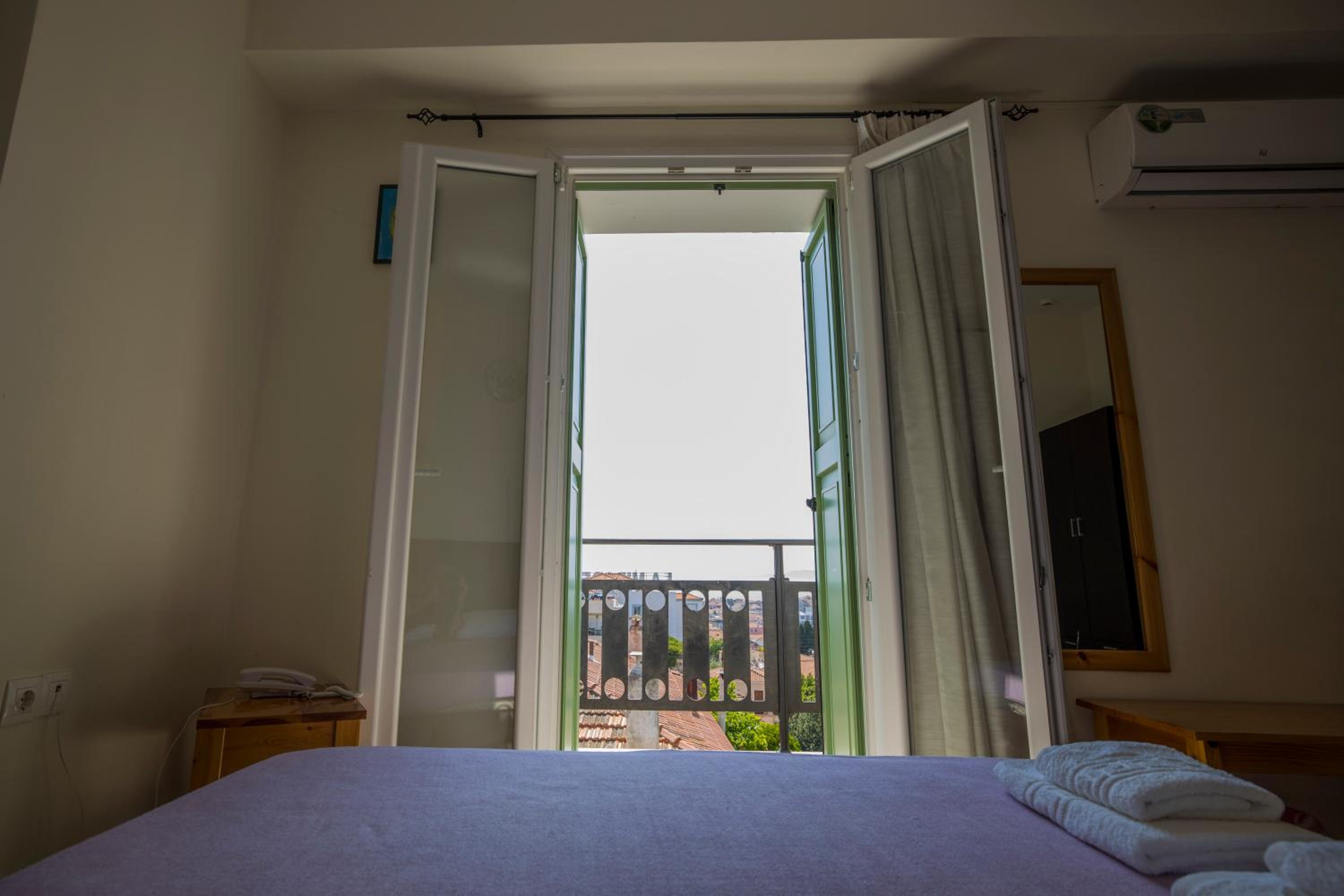 Double Room with Balcony - Photo 28