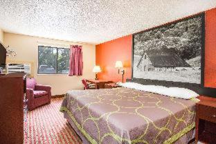 King Suite - Non-Smoking - Photo 1