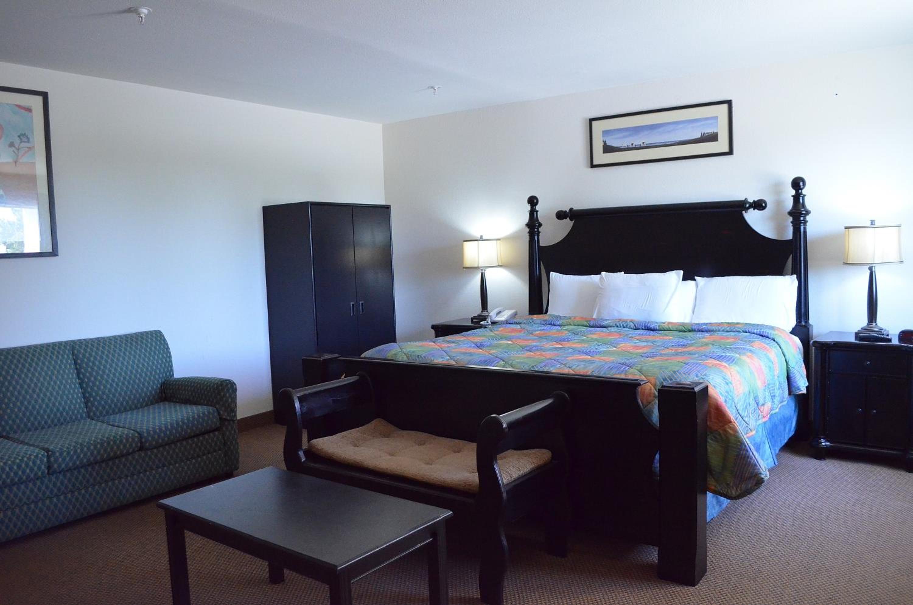King Room - Non-Smoking photo 3
