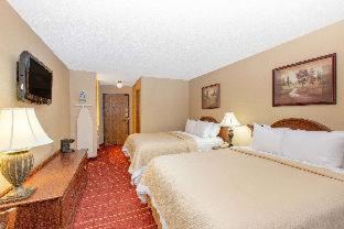 Deluxe Queen Room with Sofa Bed - Non-Smoking - Photo 3