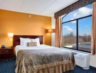 King Room - Accessible/Non Smoking - Photo 3