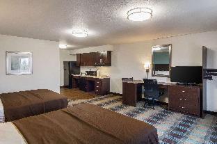 Efficiency Queen Room - Accessible/Non Smoking photo 2