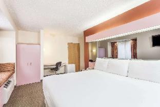 King Room with Tub - Disability Access/Non Smoking - Photo 2