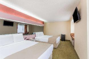 King Room with Roll-in-Shower - Accessible/Non-Smoking photo 1