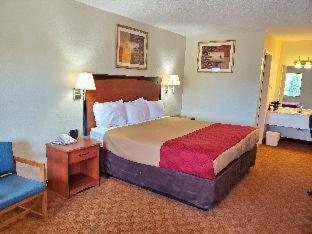 Deluxe King Room - Smoking photo 2