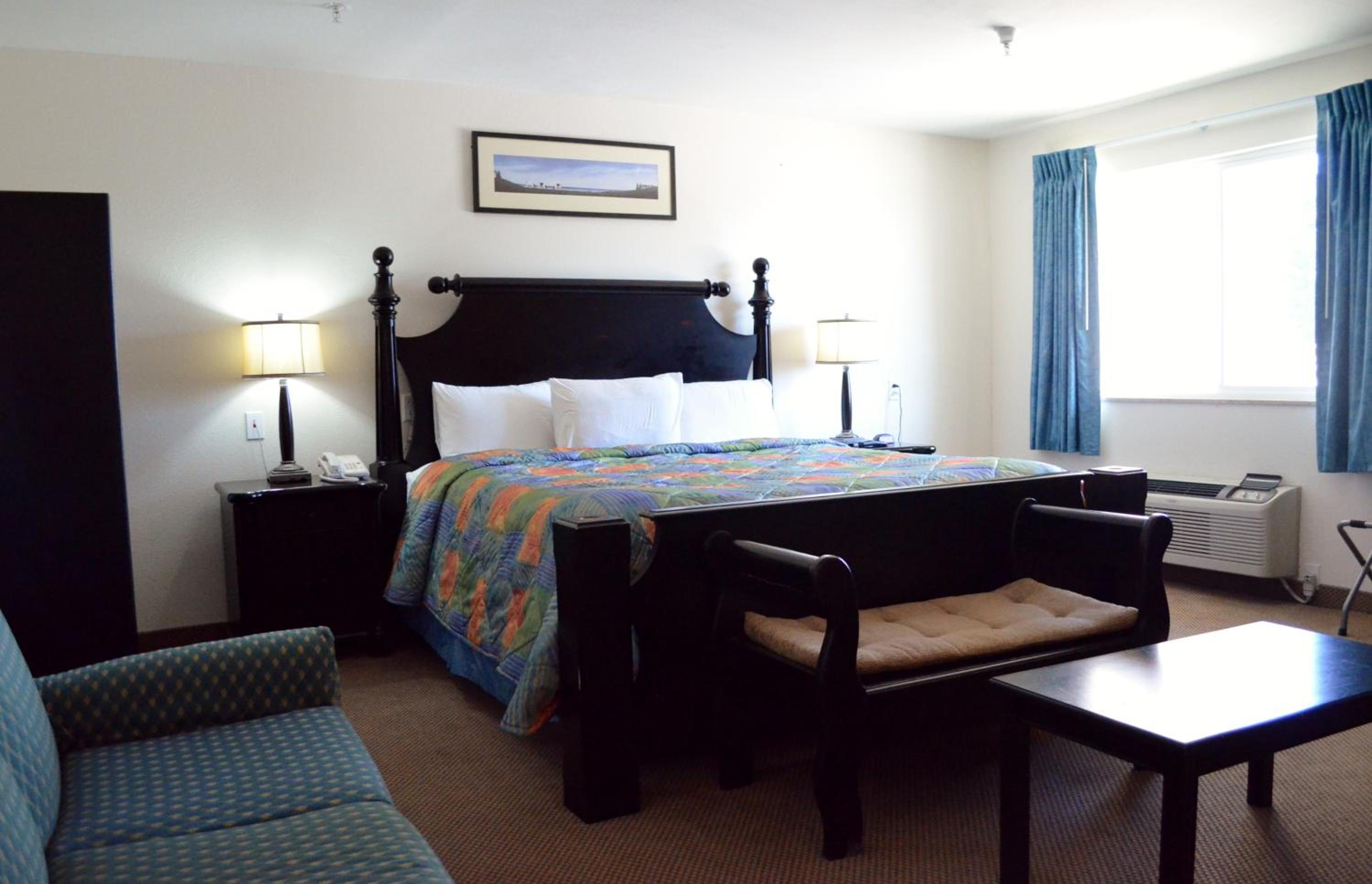 King Room - Non-Smoking photo 1