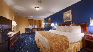 King Suite with Spa Bath and Fireplace - Non-Smoking - Photo 4