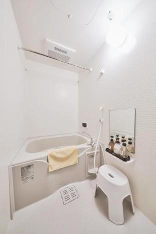 Economy Twin Room - Photo 8