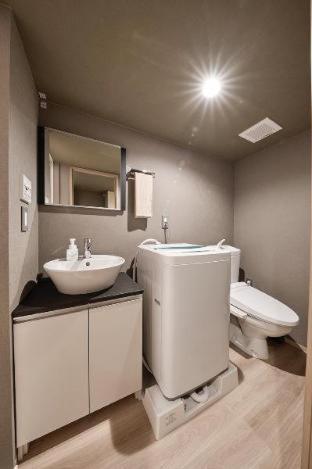 Economy Twin Room - Photo 9