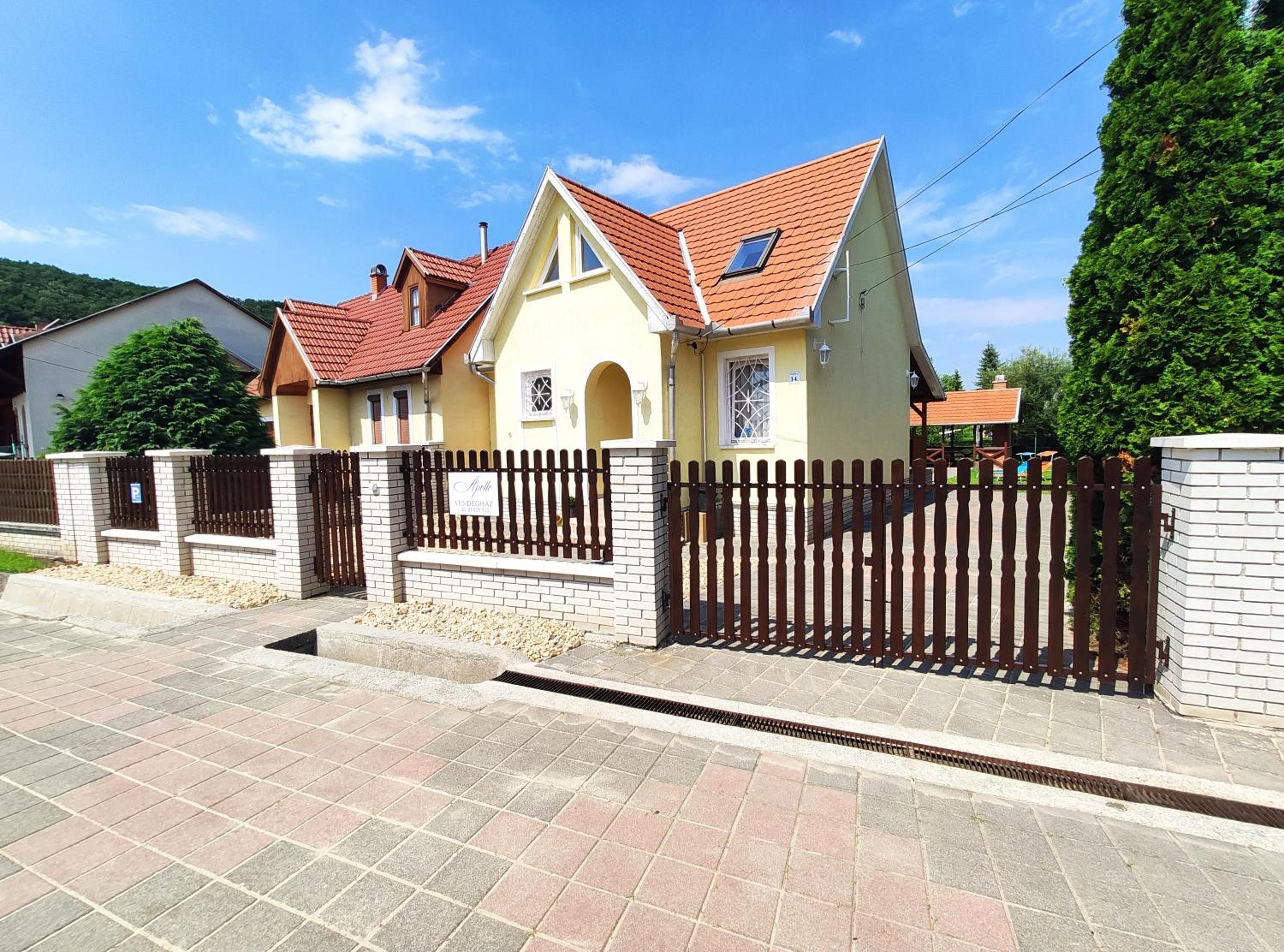 Four-Bedroom House photo 1