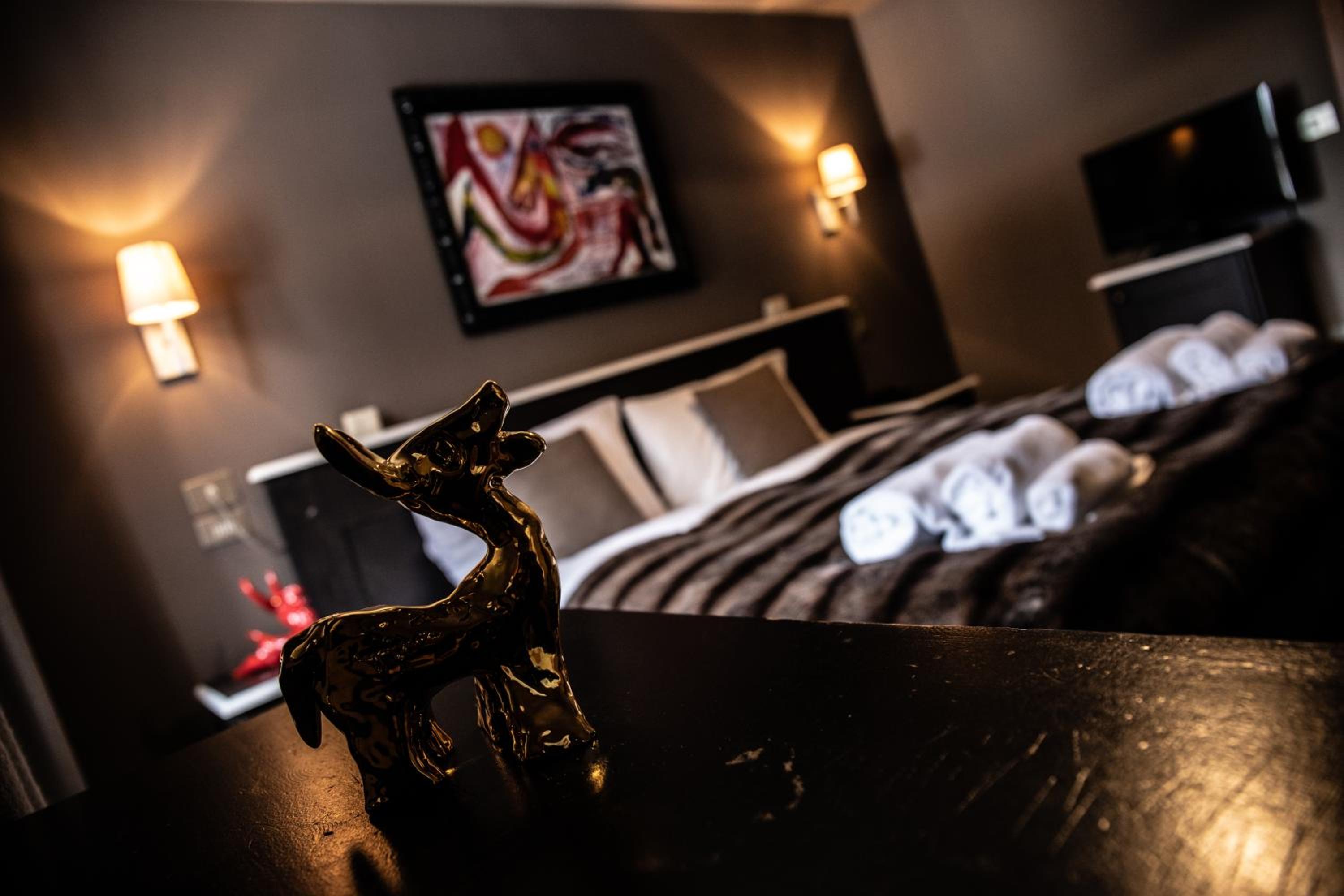Double or Twin Room with Mountain View photo 3