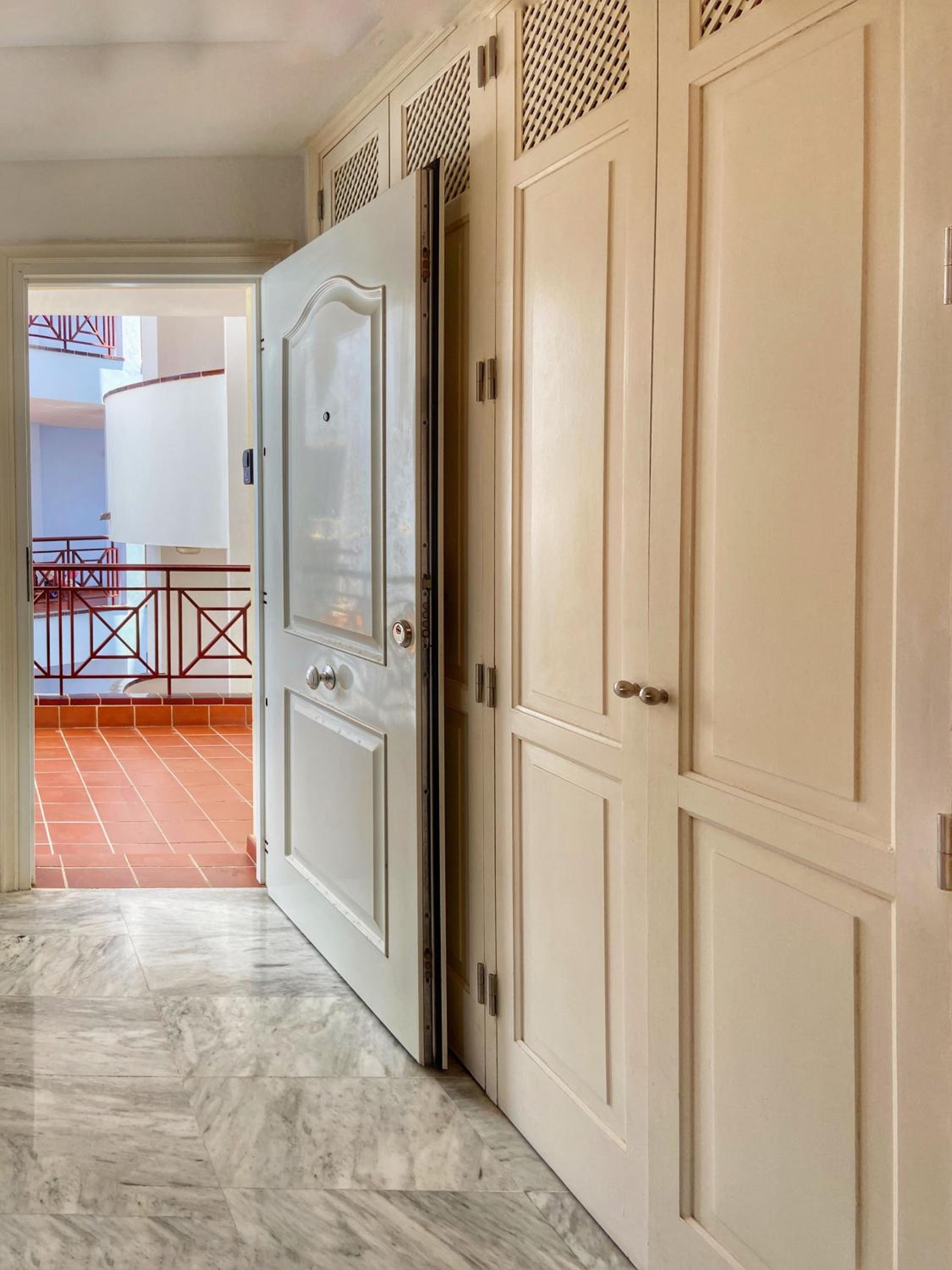 Apartamento con vista a la piscina