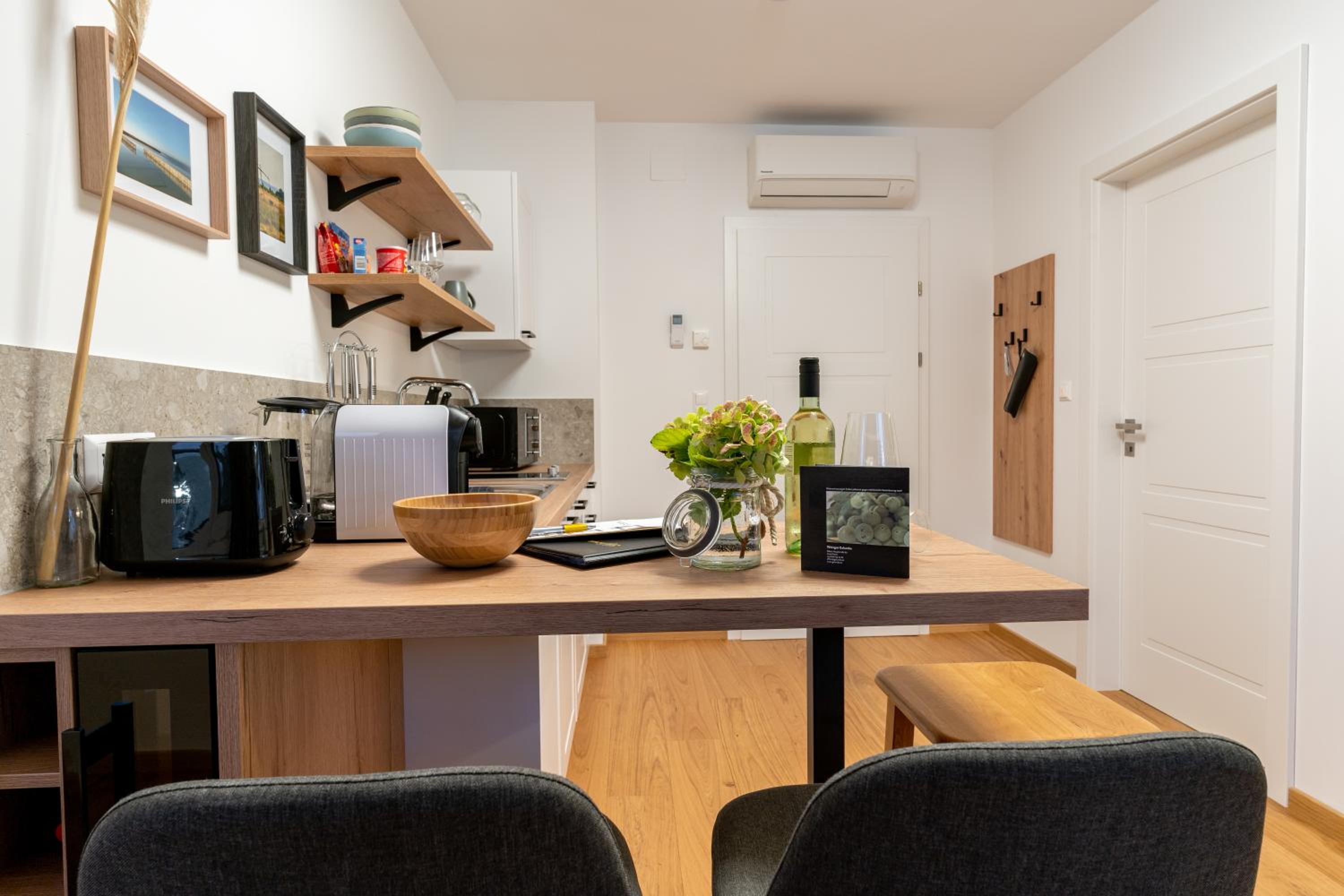 One-Bedroom Apartment - Photo 17