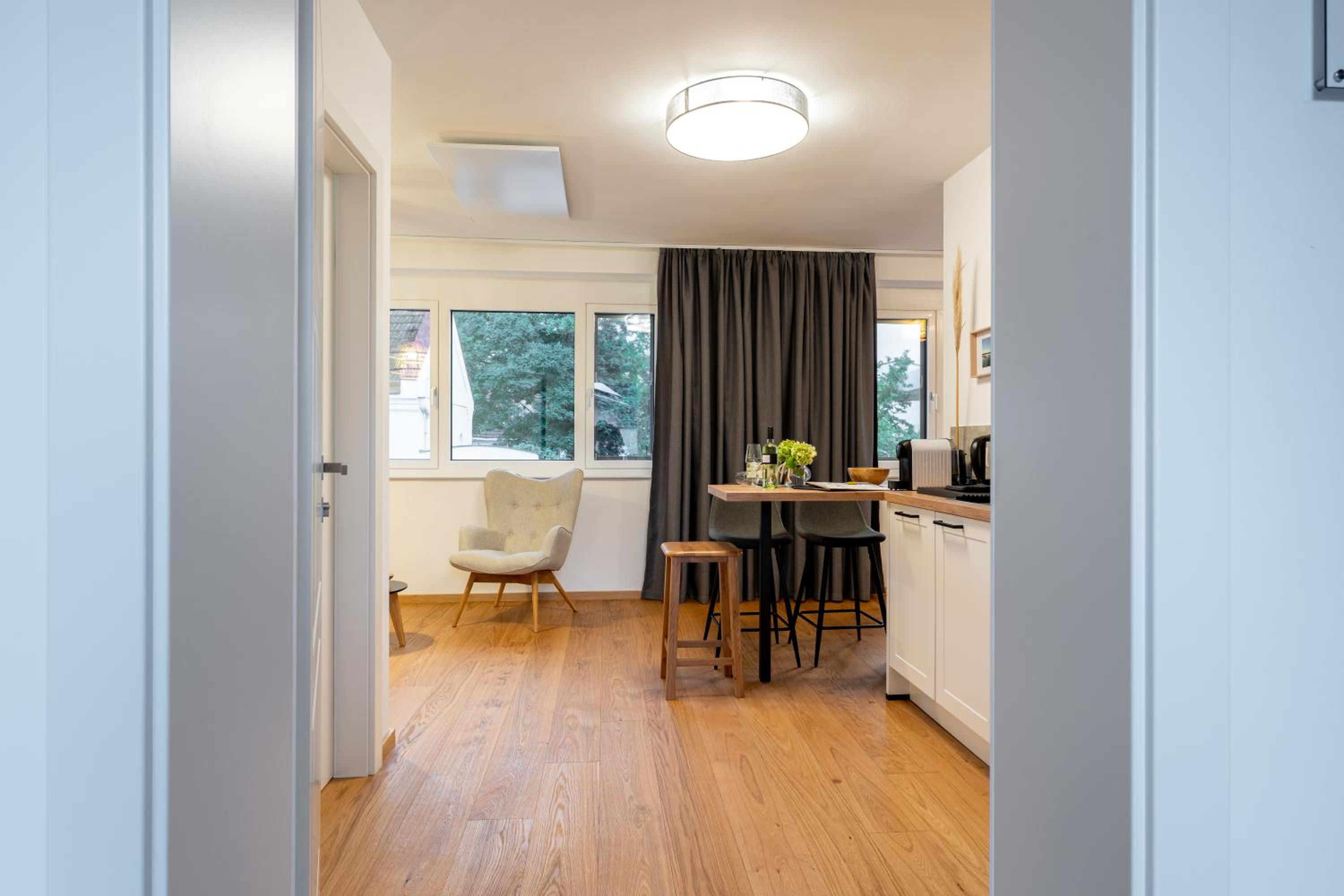 One-Bedroom Apartment - Photo 11