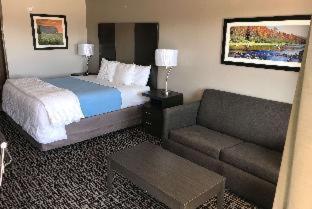 King Room - Non-Smoking - Photo 2
