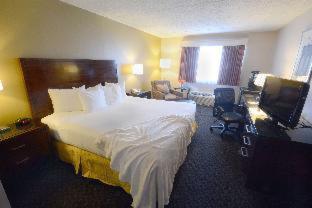Queen Room with Two Queen Beds and City View - Non-Smoking