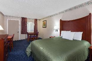 Double Room With Two Double Beds - Non-Smoking photo 1