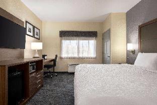 King Suite with Sofa Bed - Non-Smoking - Photo 1