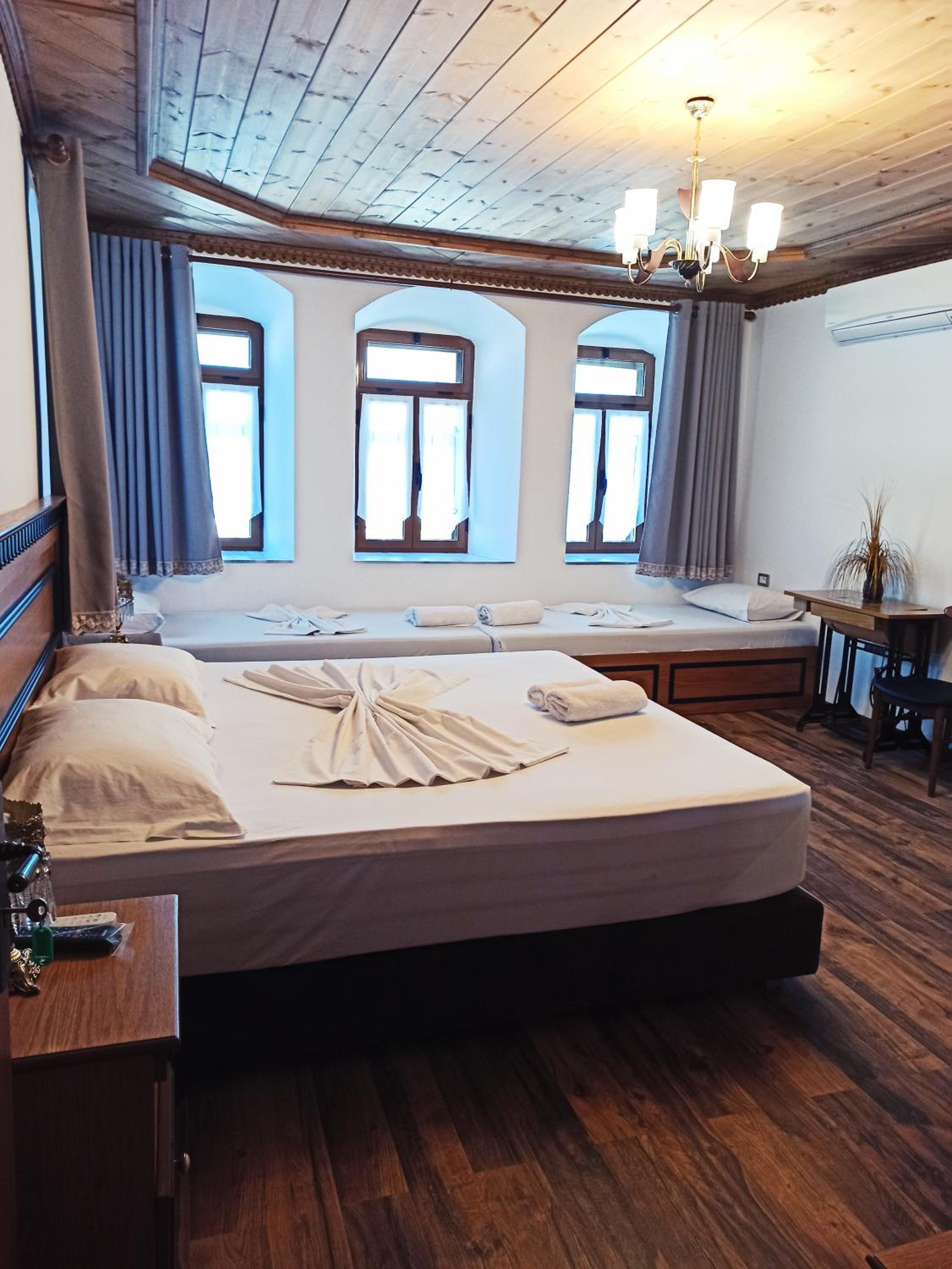 Superior Double or Twin Room with Pool View photo 1