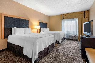 King Suite - Hearing Accessible/Non-Smoking - Photo 12