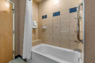 King Suite - Hearing Accessible/Non-Smoking - Photo 11