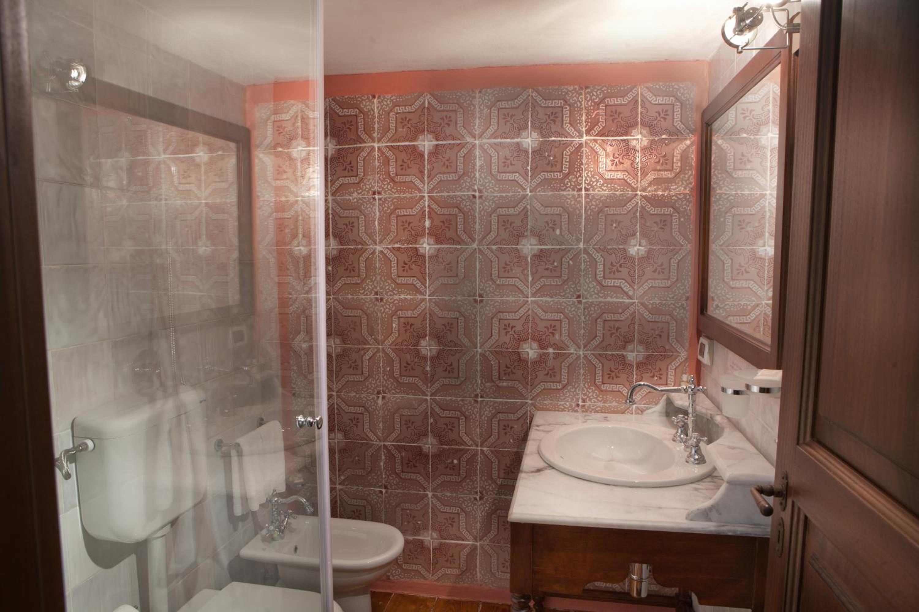 Deluxe Triple Room photo 3