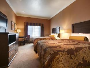 King Suite with Walk-In Shower and Spa Bath - Disability Access/Non-Smoking - Photo 5