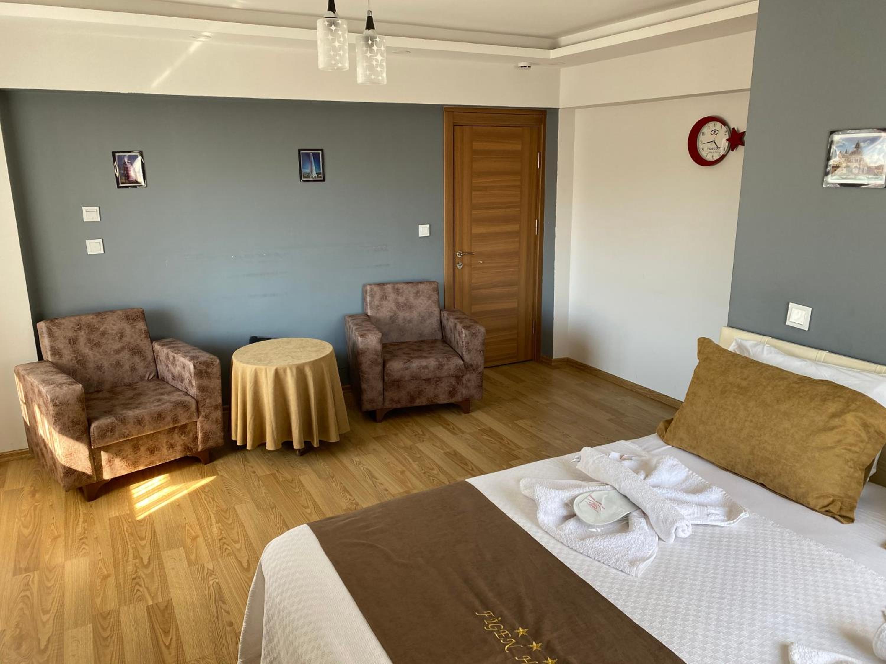 Deluxe Suite photo 2