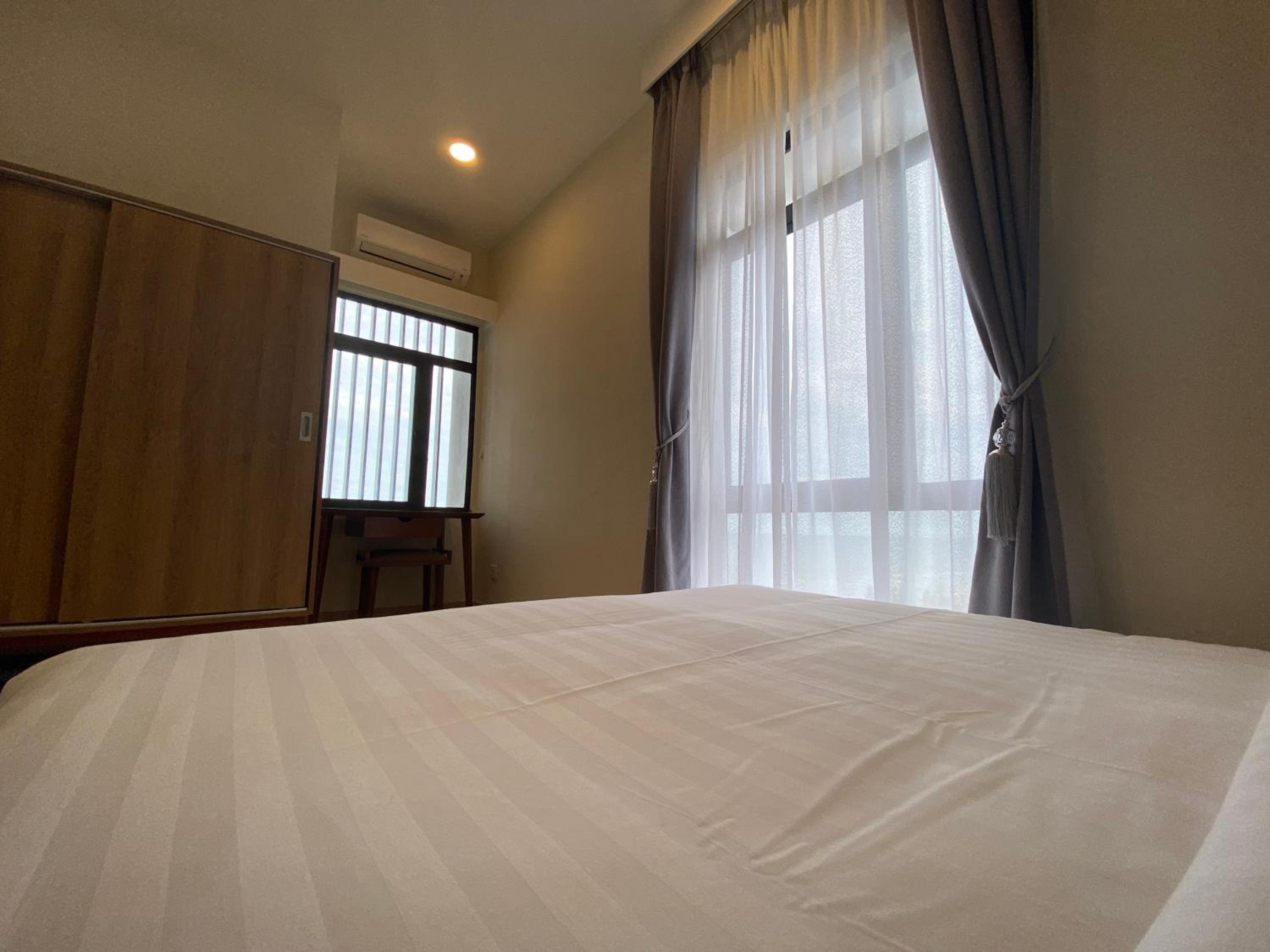 Two-Bedroom Apartment - Photo 5