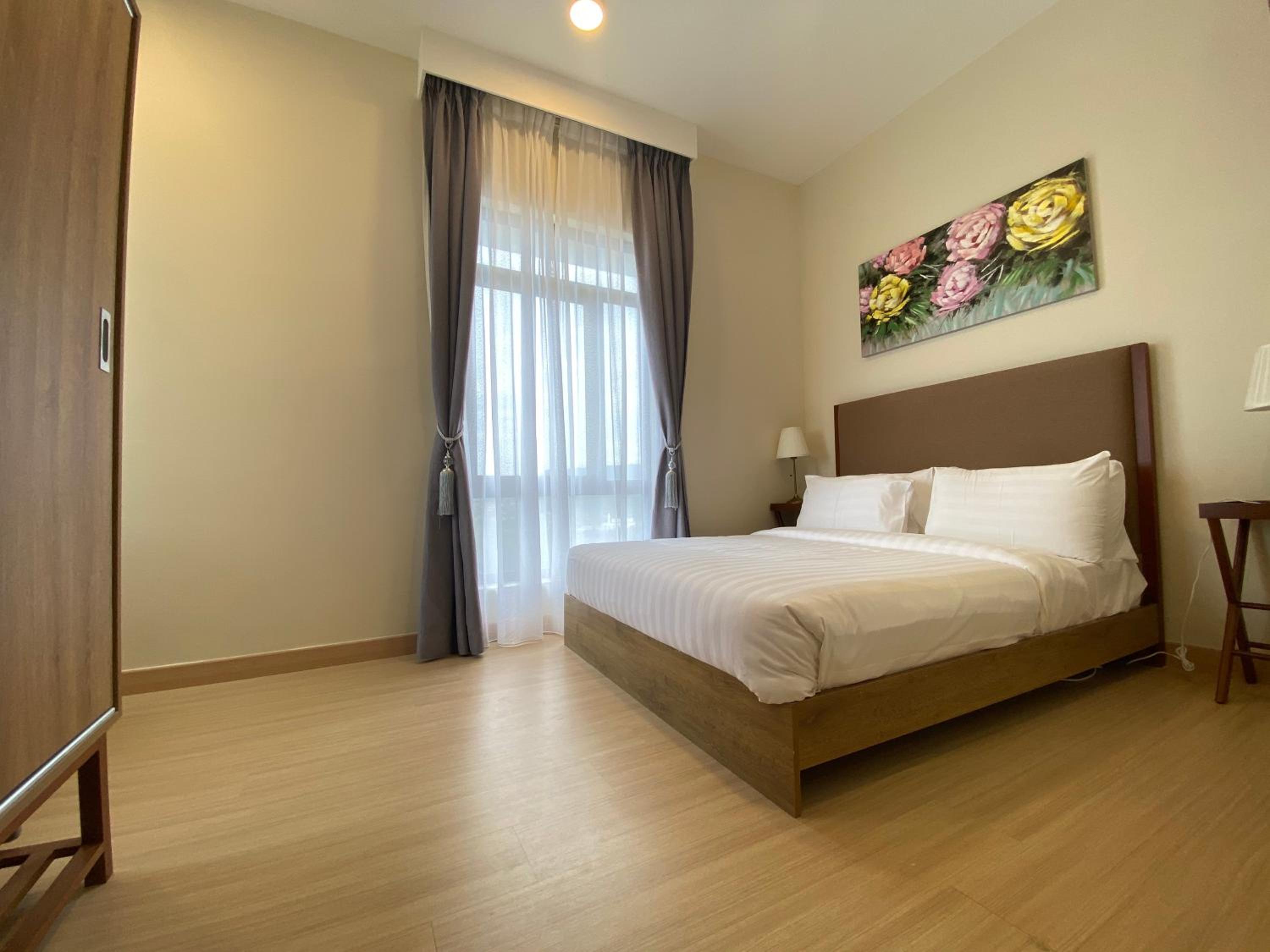 Two-Bedroom Apartment - Photo 6