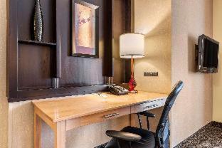King Suite - Non-Smoking - Photo 3