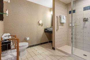 King Suite - Non-Smoking - Photo 6
