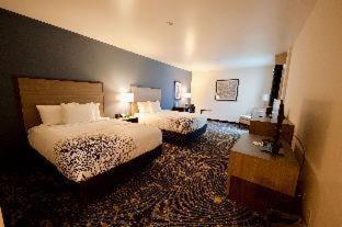 Standard King Room - Communications Accessible photo 3