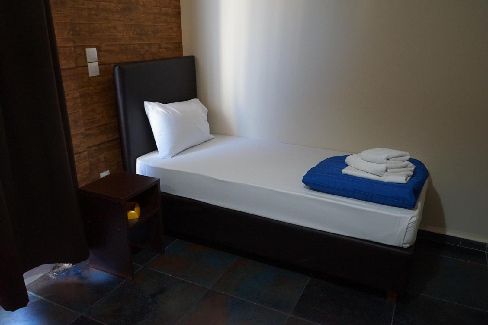 Double or Twin Room photo 3