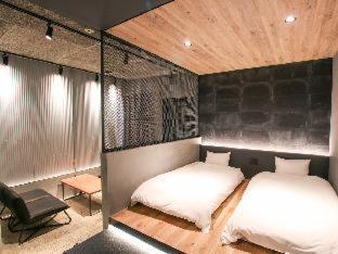Standard Twin Room with Sofa and Shared Bathroom