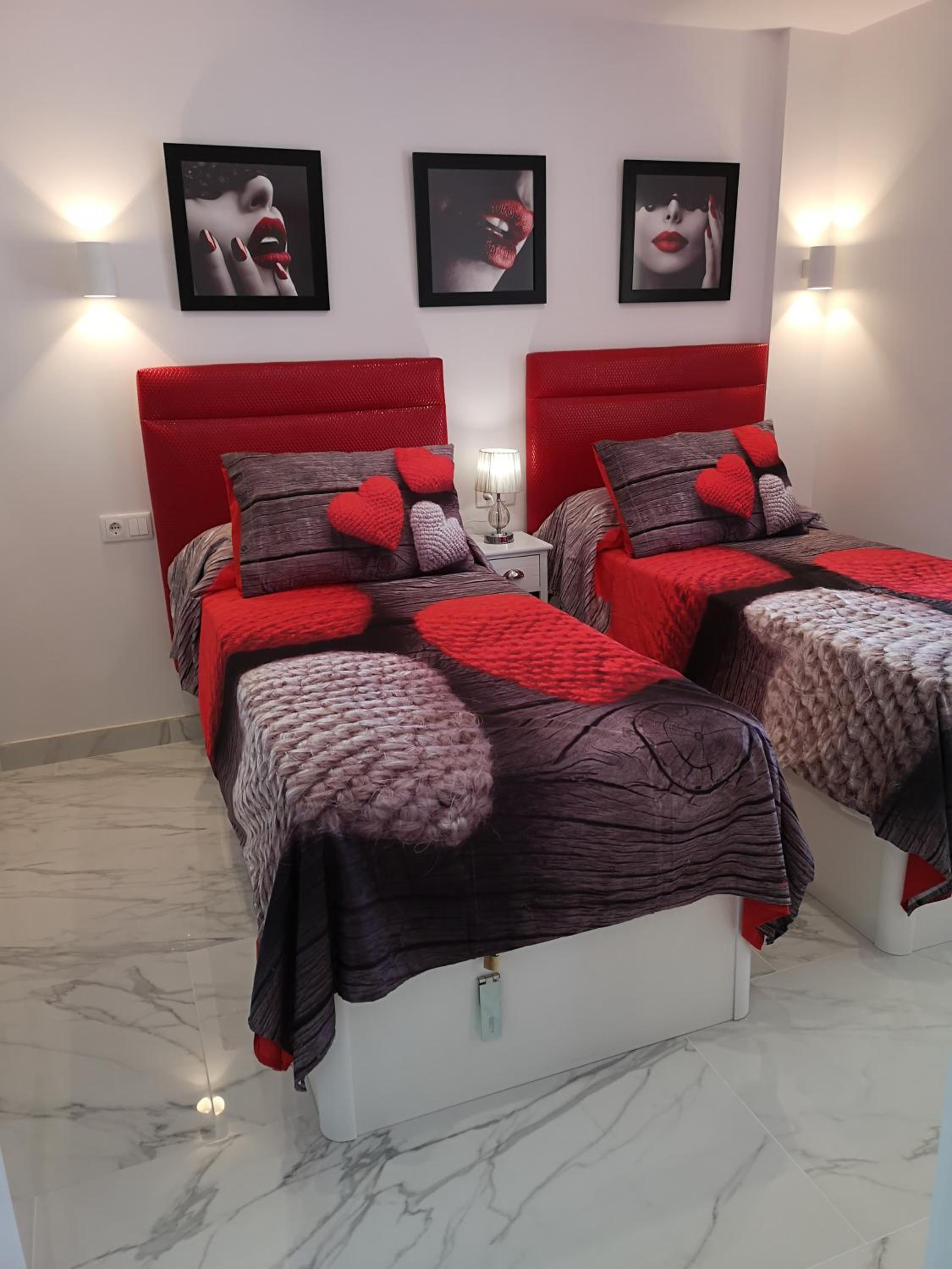 Three-Bedroom Apartment - Photo 29