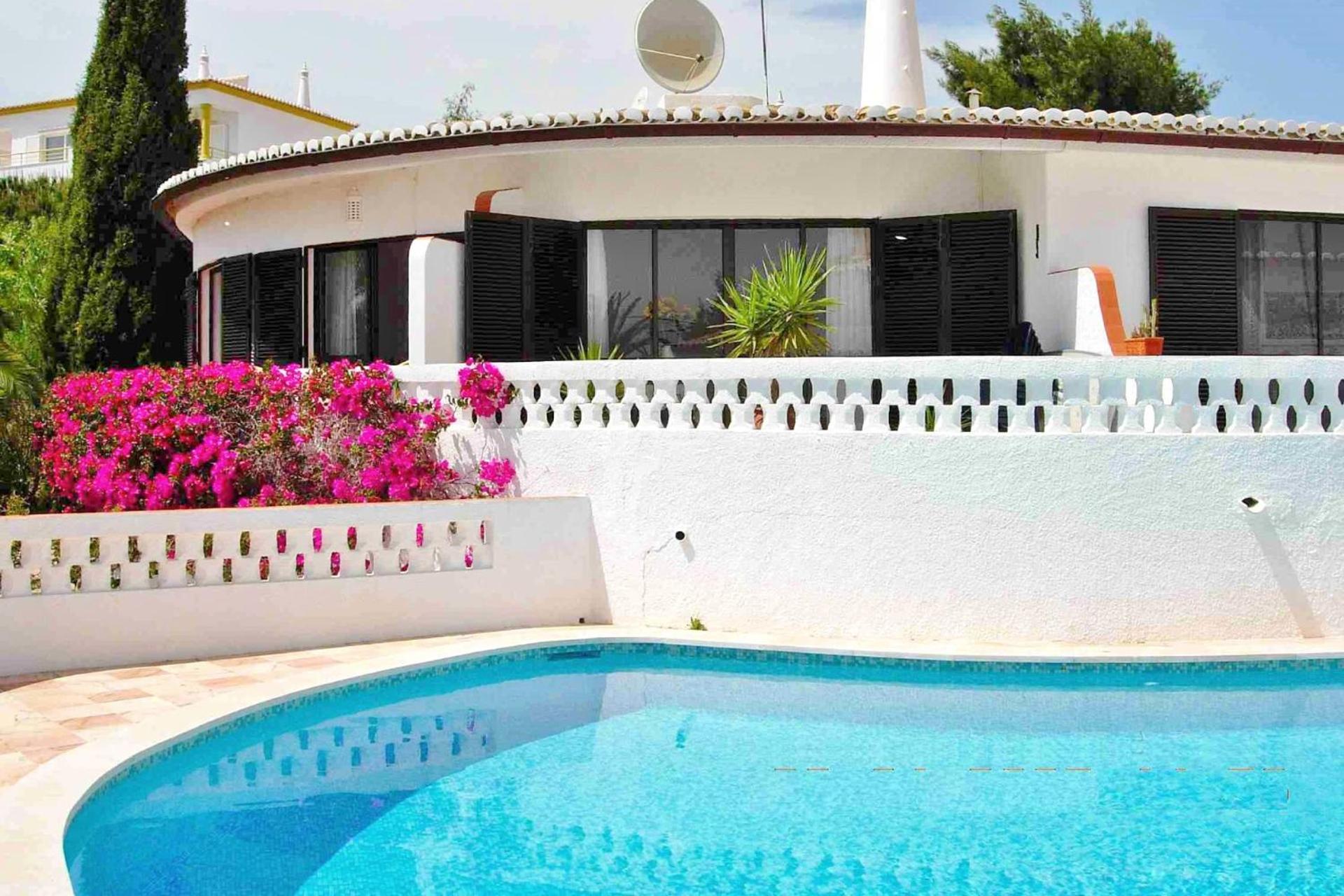 Three-Bedroom Villa photo 2