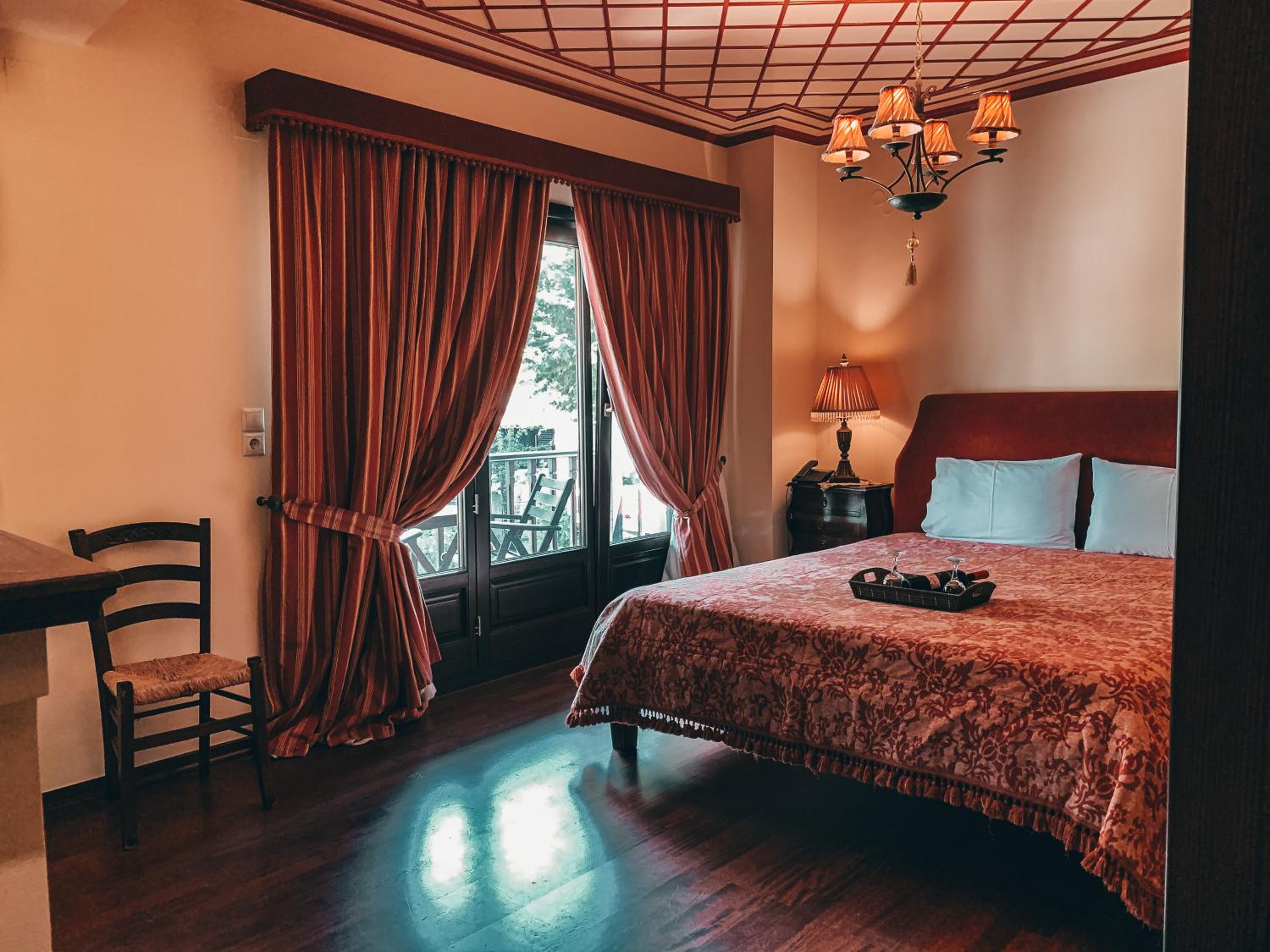Junior Suite with Meteora View - Photo 2
