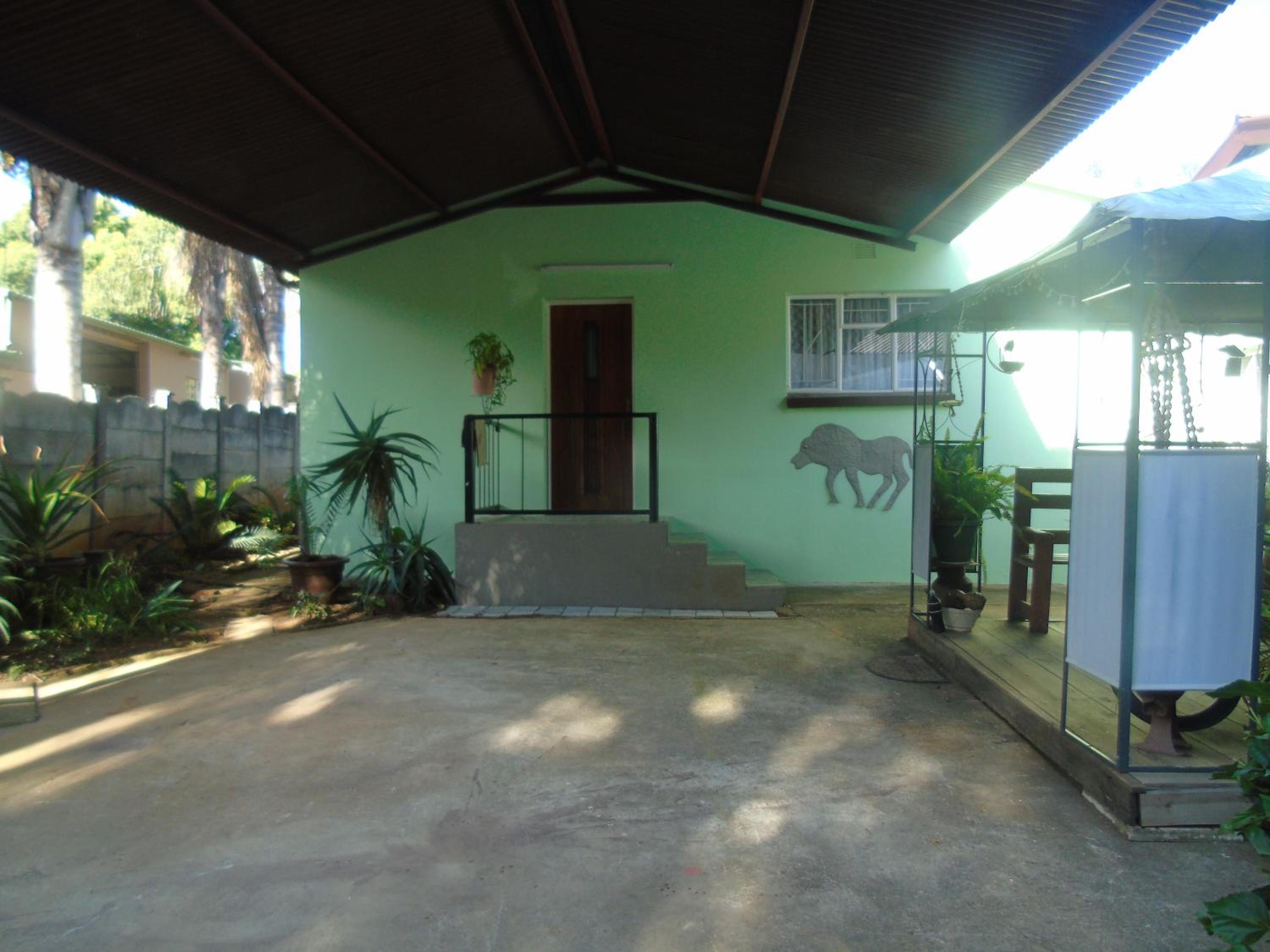 One-Bedroom Apartment - Photo 4