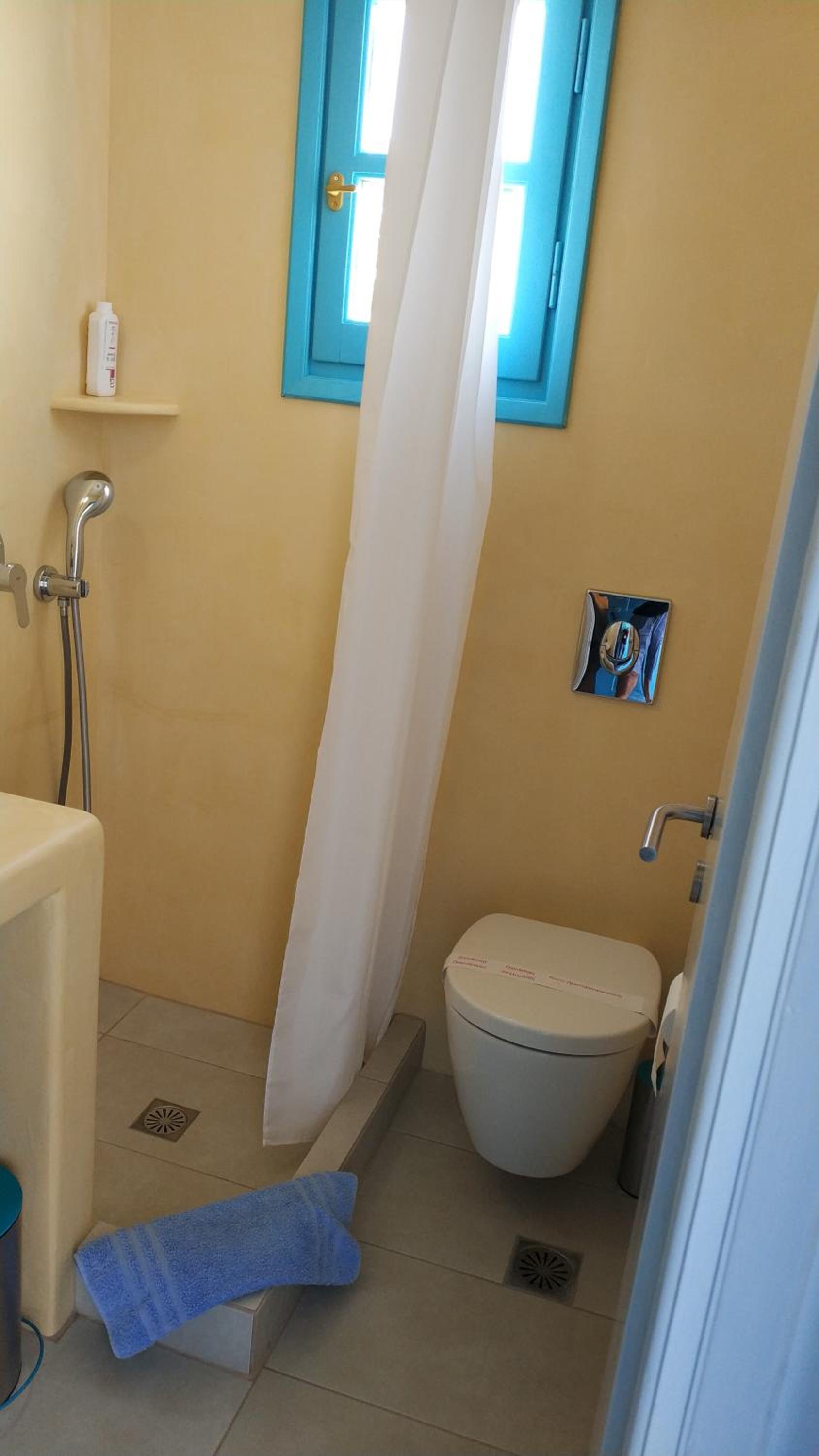 Two-Bedroom Apartment with Balcony photo 2