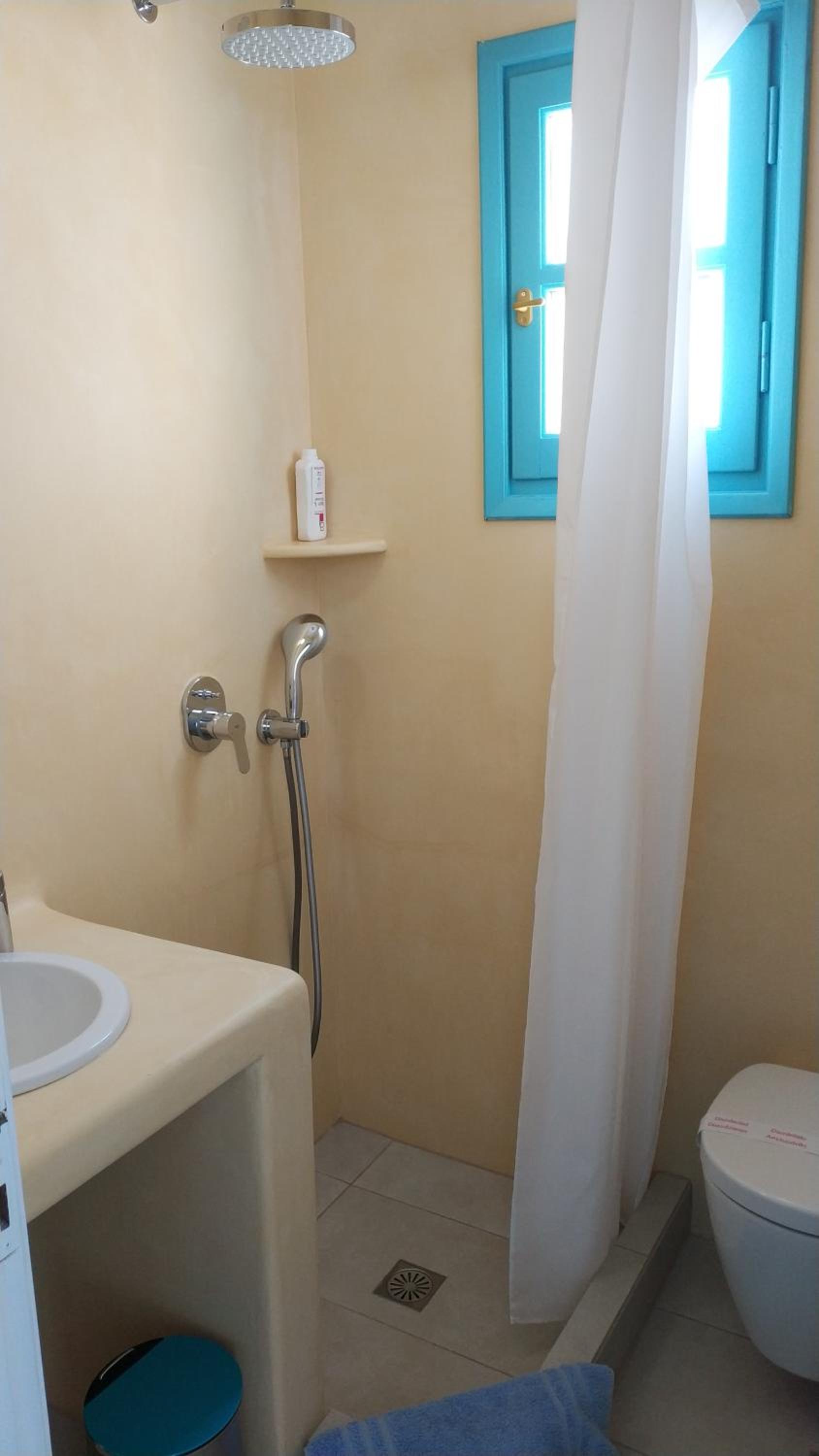 Two-Bedroom Apartment with Balcony photo 3