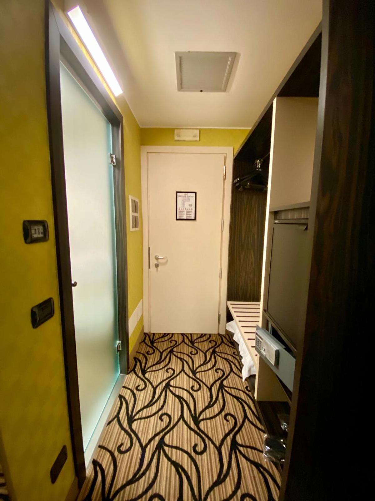 Standard Double Room - Photo 2